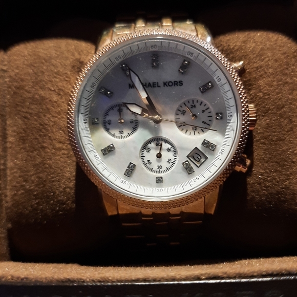 Michael Kors Rose Gold Mother of Pearl Watch - Picture 2 of 4